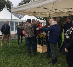 mensen onder de tent